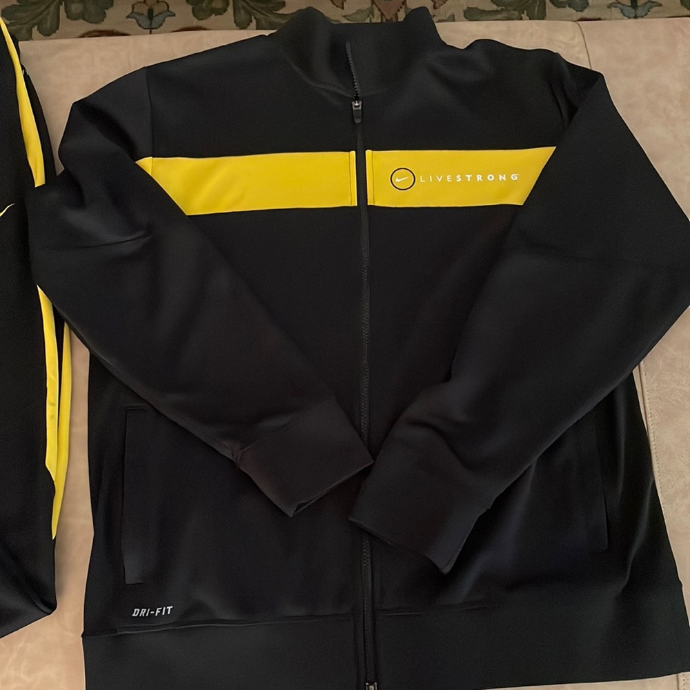 Nike Dri Fit Live Strong Track Suit Mens Large JACKET AND PANT